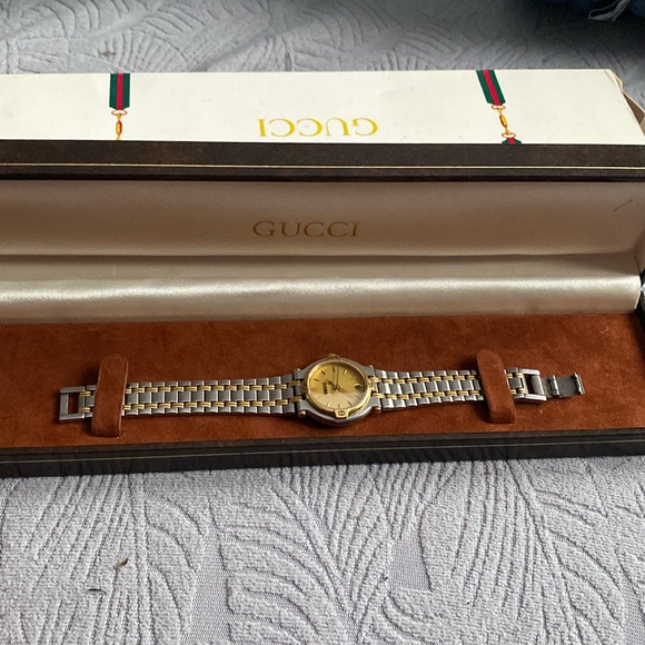 Gucci watch - Picture 1 of 5